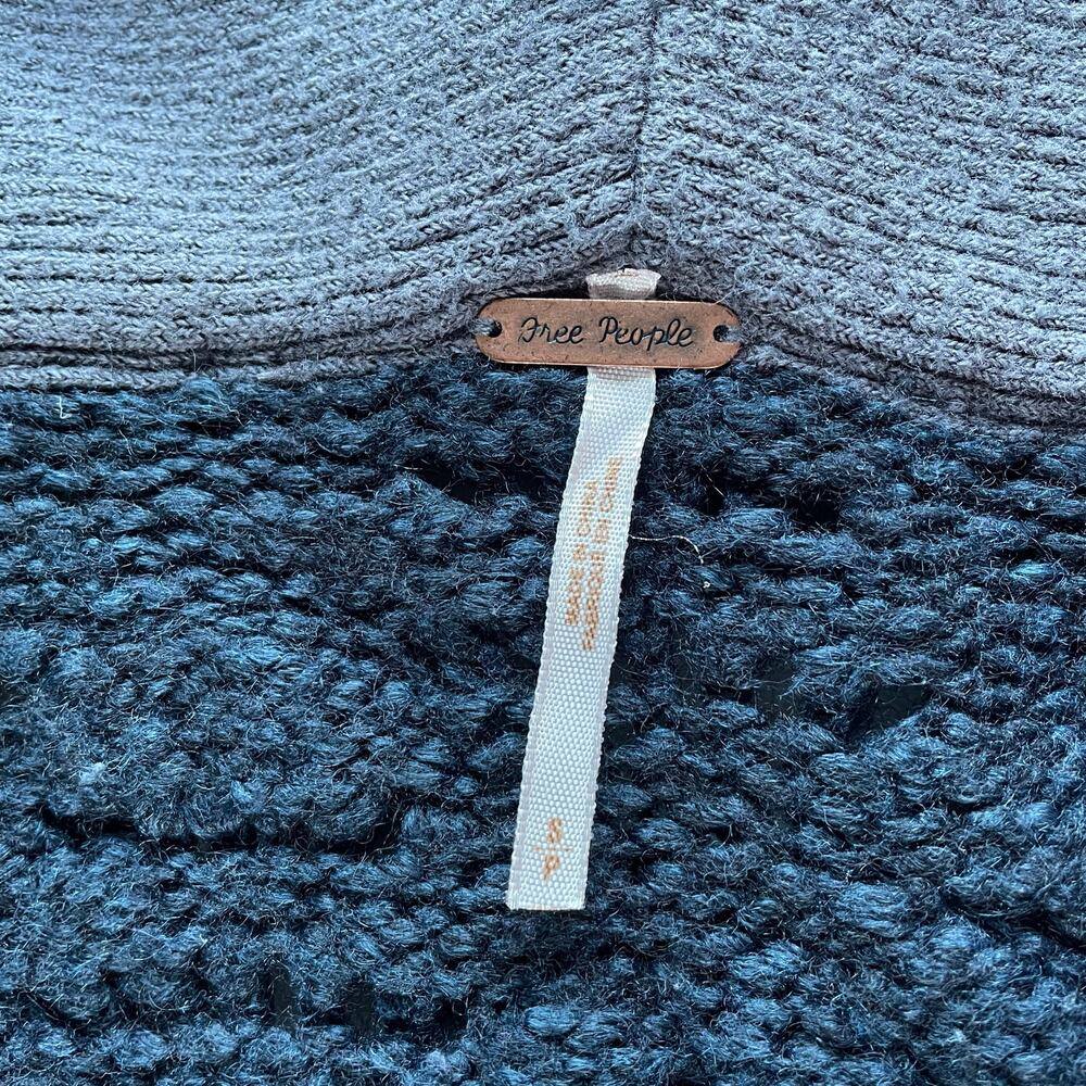 🔥Free People Chunky Knit Two tones Navy & Gray Shawl Neck Cardigan Sweater Sz S - Picture 12 of 16